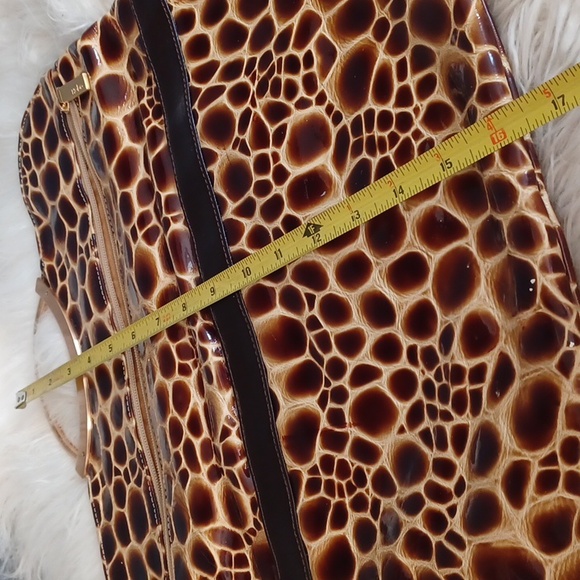 Hobo Medium Size Clutch - Picture 12 of 14